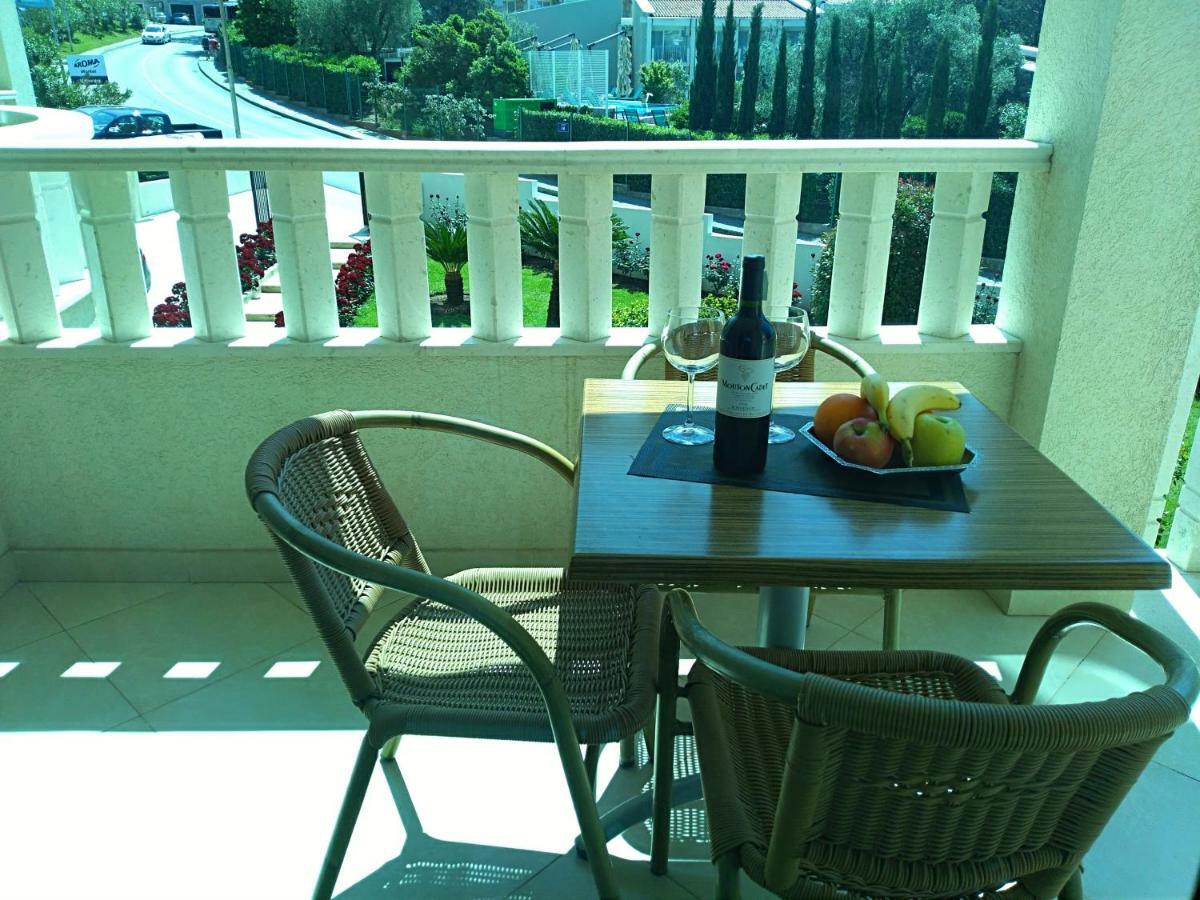 Vila V Lux Apartments Petrovac Exterior foto